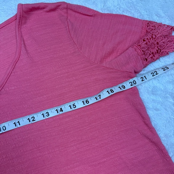 Elegant Coral Lace Sleeve Blouse - Picture 3 of 5